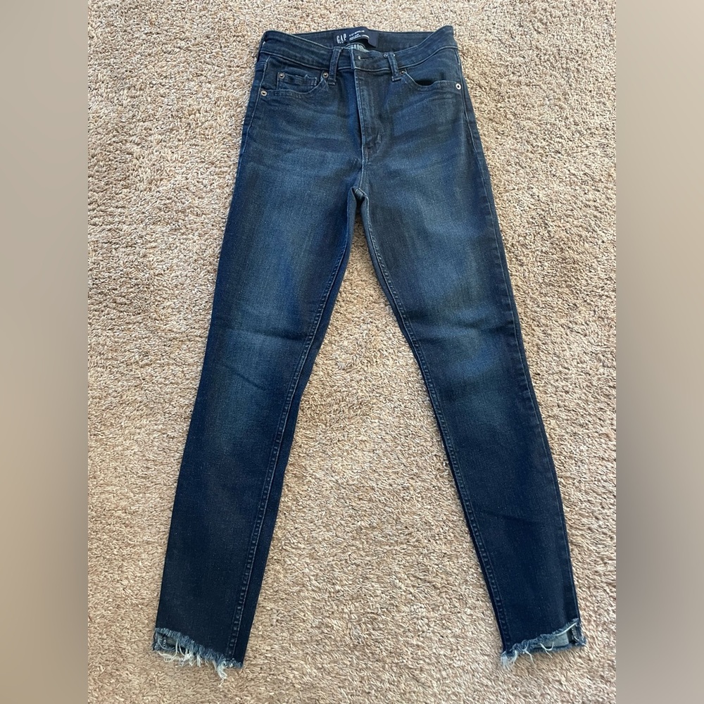 Gap size 4/27 high rise, universal legging. Dark Blue